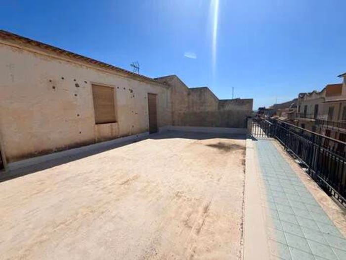 Appartamento quadrilocale in vendita in Via Giacomo Matteotti, Centro, Avola