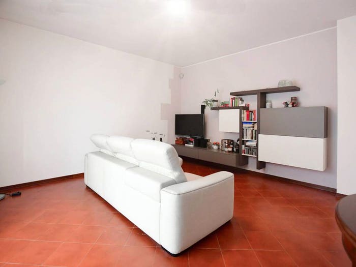 Appartamento trilocale in vendita in Via Luigi Roncari, Centro, Besozzo