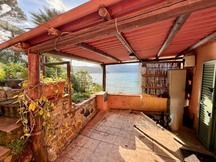 Casa trilocale in vendita in Scaglieri, Portoferraio