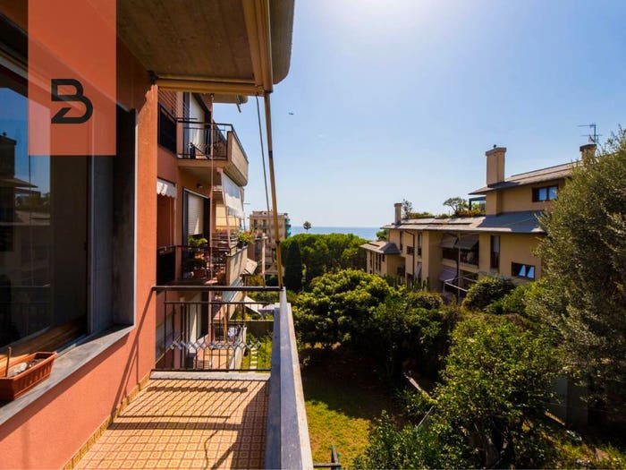 Appartamento trilocale in vendita in Via Marasso, Quinto, Genova