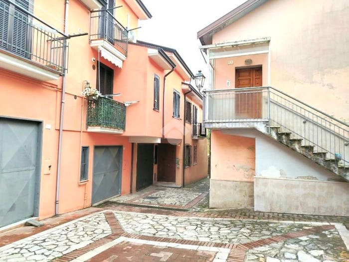 Appartamento trilocale in vendita in VIA VICO FORNO, Manocalzati