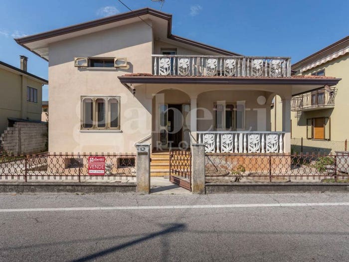 Casa trilocale in vendita in Via Bruno Buozzi, Centro, Concordia Sagittaria