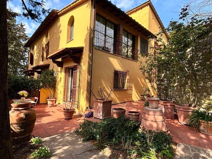 Casa con 6 locali in vendita in Via Montelupo, Montespertoli