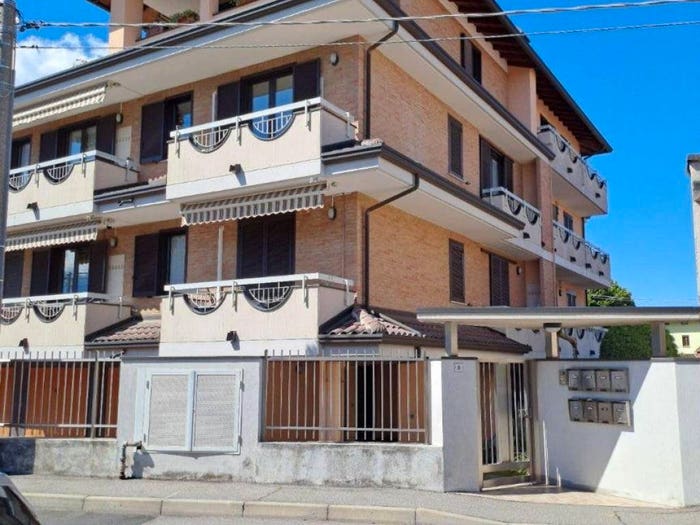 Appartamento trilocale in vendita in Via Veroncorella, Redentore, Busto Arsizio