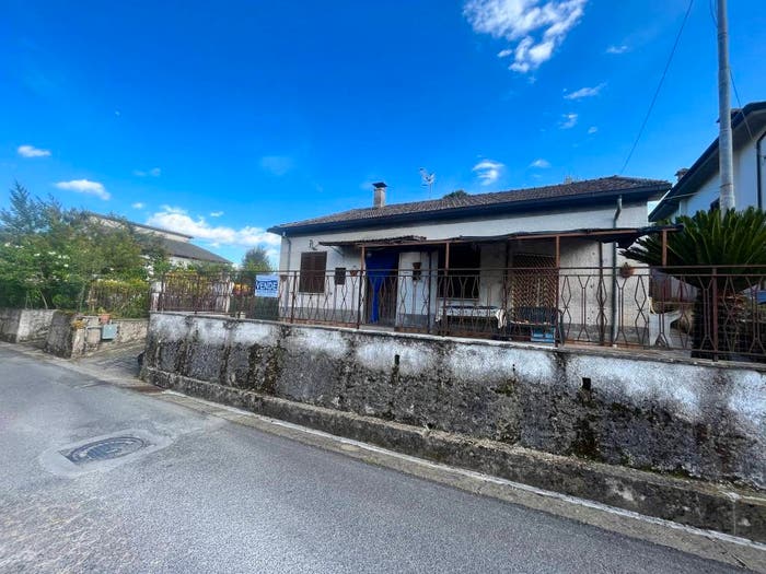 Casa quadrilocale in vendita in Via Guardiola, Villa Felice, Colfelice