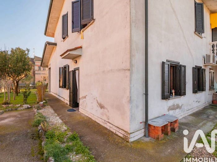 Casa con 6 locali in vendita in Via Vaschi, Scorzarolo, Borgo Virgilio