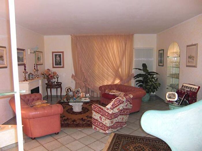 Casa con 6 locali in vendita in Via Belvedere, Calcinelli, Colli al Metauro