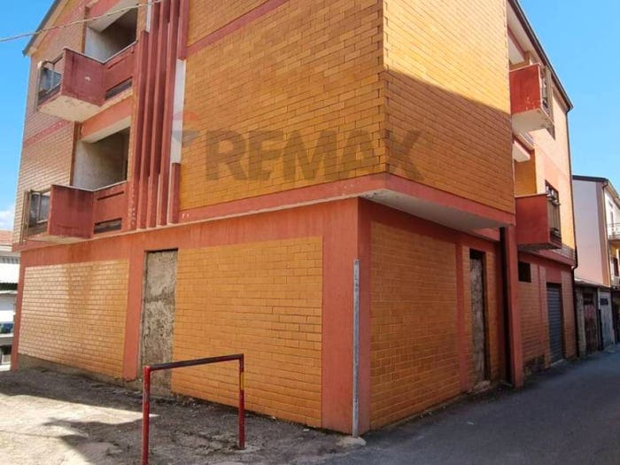 Casa con 6 locali in vendita in via Piave, Roggiano Gravina