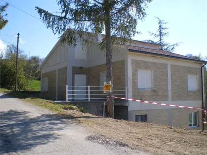 Casa con 5 locali in vendita in Monteleone di Fermo