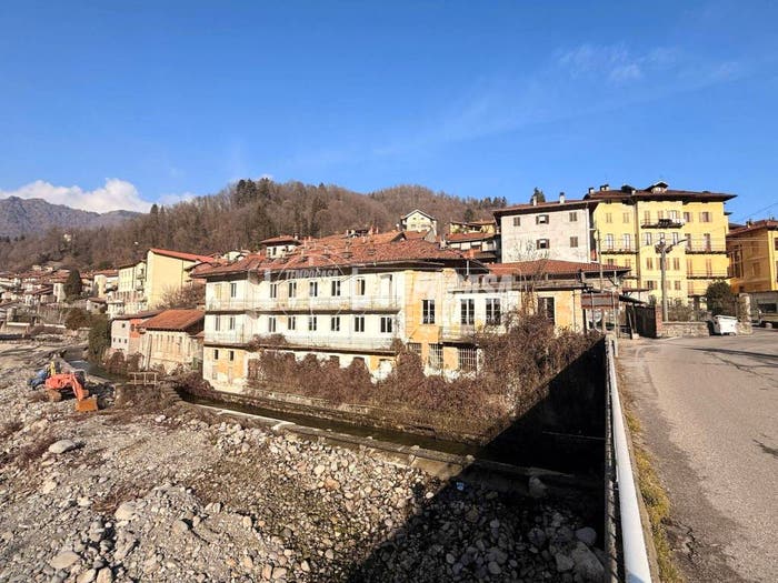 Casa con 6 locali in vendita in Via Roma, Coggiola