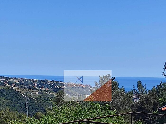 Appartamento trilocale in vendita in Via degli Olandesi, Camporosso