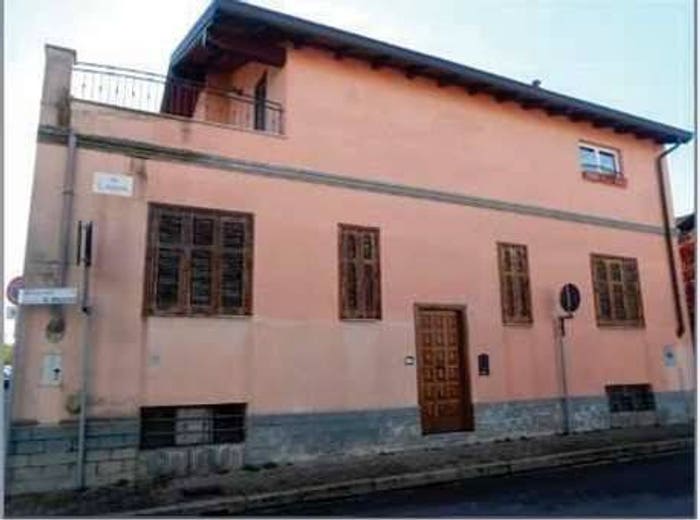 Appartamento con 5 locali in vendita in Via Guglielmo Marconi, Vittuone