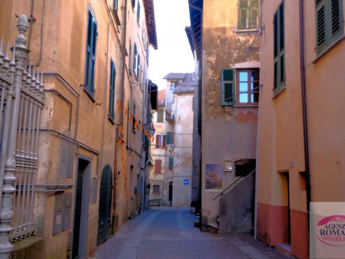 Appartamento quadrilocale in vendita in via dei perrando, Centro, Sassello