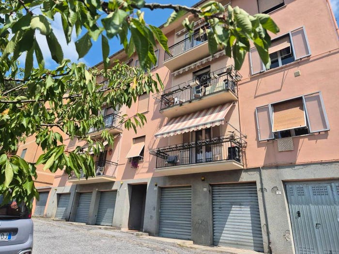 Appartamento con 5 locali in vendita in Via Benedetta Cambiagio, Centro, Ronco Scrivia