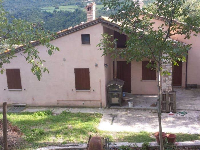 Casa con 6 locali in vendita in Villa Furlo Di Pagino, Fermignano