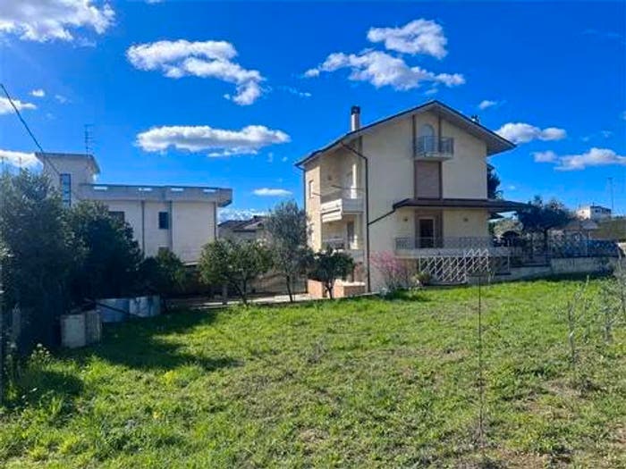 Casa con 6 locali in vendita in Via Stortini, Villa Caldari, Ortona
