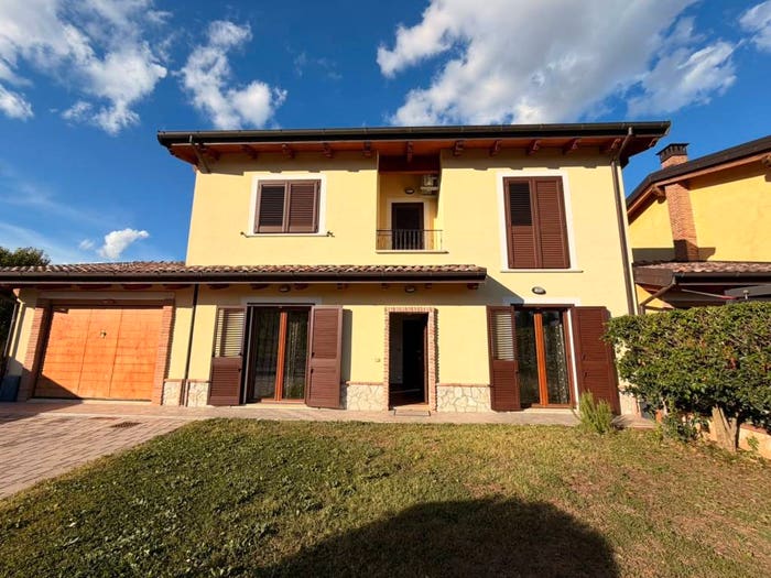 Casa con 5 locali in vendita in Coppito Preturo, L'Aquila