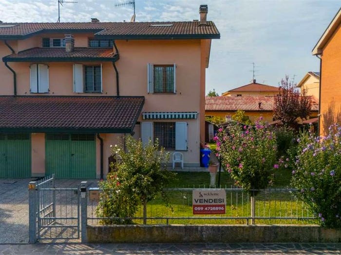 Casa quadrilocale in vendita in Via Meucci, Centro, Novi di Modena