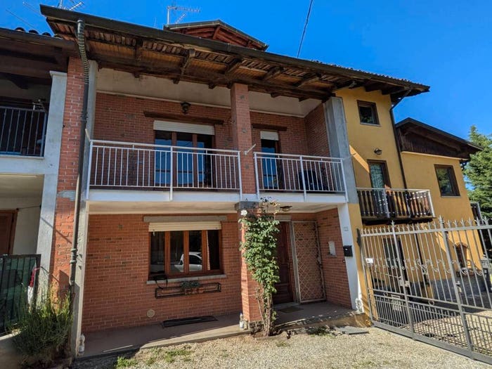Casa con 6 locali in vendita in Via Trucco, Ceresane Curanuova, Mongrando