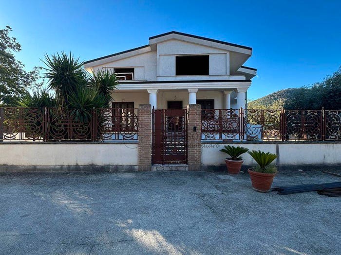 Casa con 6 locali in vendita in Centro, San Felice a Cancello