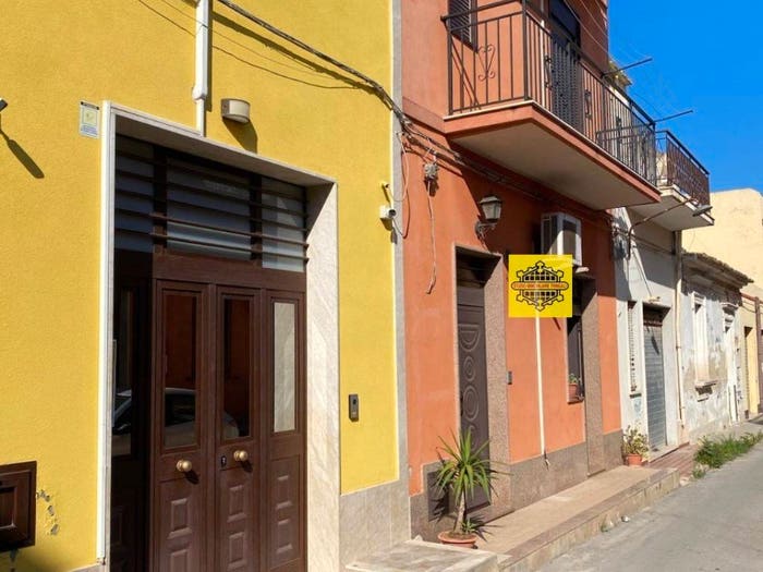 Casa bilocale in vendita in VIA DE AMICIS, Centro, Avola