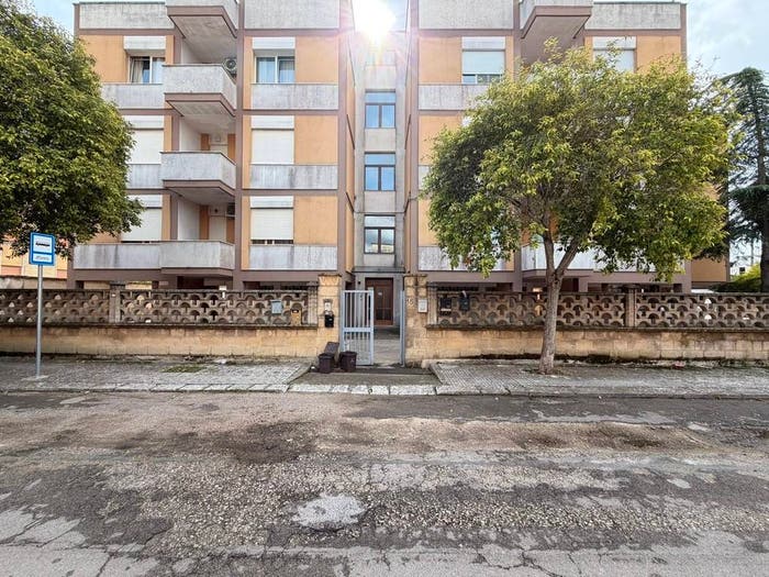 Appartamento con 5 locali in vendita in Via Trento, Martano