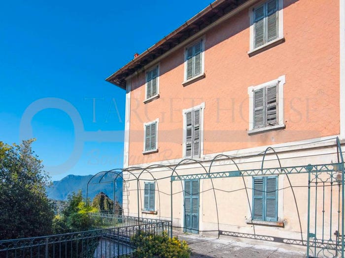 Casa con 6 locali in vendita in Via Giovanni Battista Stoppani, Zelbio