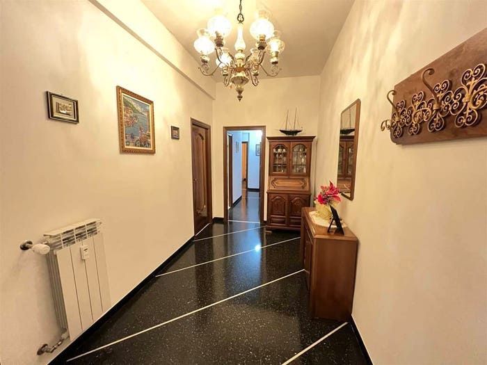 Appartamento con 6 locali in vendita in Sampierdarena, Genova