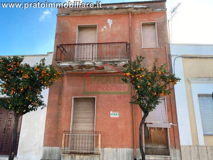 Casa con 5 locali in vendita in Via Luca Rosati, Campi Salentina