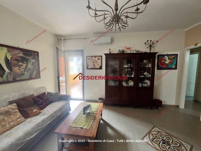Appartamento quadrilocale in vendita in Via San Vincenzo de' Paoli, Arenella, Palermo