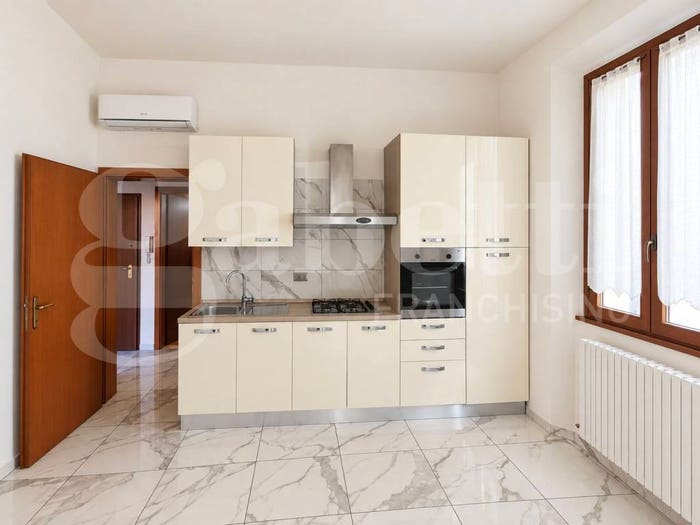 Appartamento trilocale in vendita in Via Alfredo Calzolari, Bolognina, Bologna