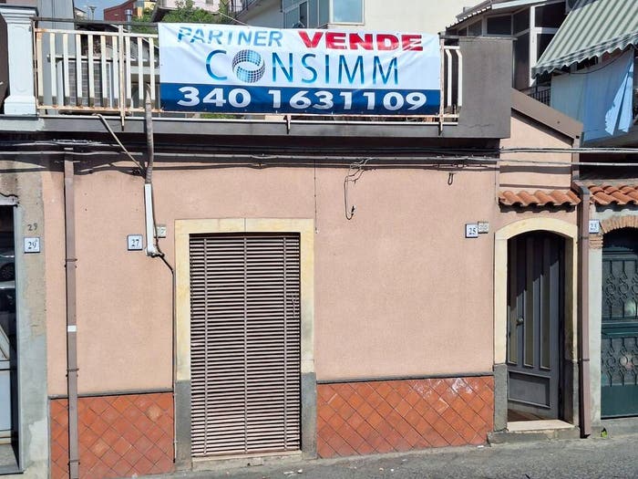 Casa con 6 locali in vendita in Piazza San Leopoldo, Centro, Aci Catena