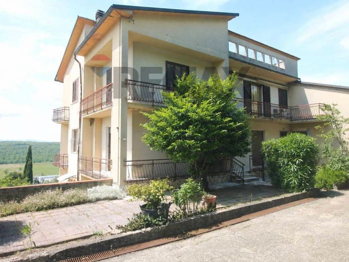 Appartamento quadrilocale in vendita in Via delle Mura Castellane, Pieve A Presciano, Laterina Pergine Valdarno