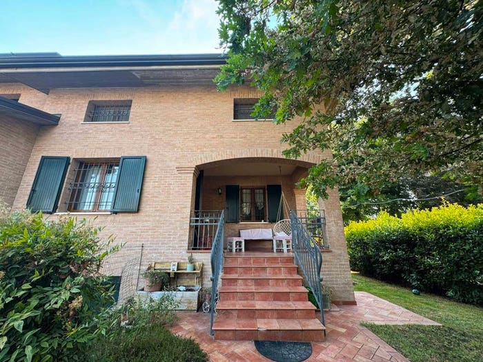 Casa con 5 locali in vendita in Centro, Cavezzo