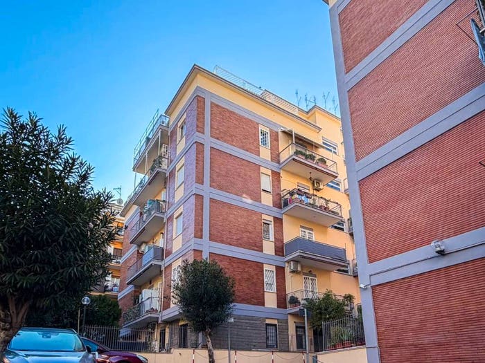 Appartamento trilocale in vendita in Via Portuense, Trullo Colle del Sole, Roma