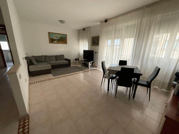 Appartamento con 5 locali in vendita in Via Carlo Lorenzini, Coteto, Livorno