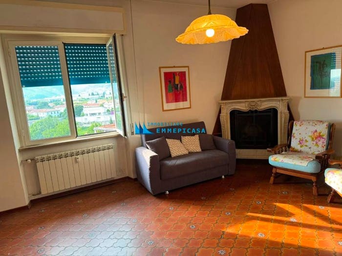 Appartamento quadrilocale in vendita in Via G B Giorgini, Centro, Massa