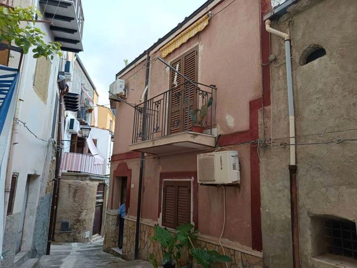 Appartamento trilocale in vendita in Via Antinori, Collesano