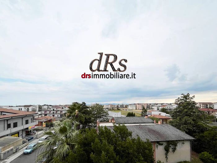 Appartamento trilocale in vendita in Via Marche, Marconia, Pisticci