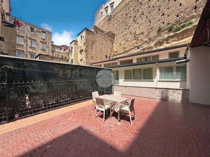 Appartamento trilocale in vendita in Via Francesco Saverio Correra, Museo, Napoli