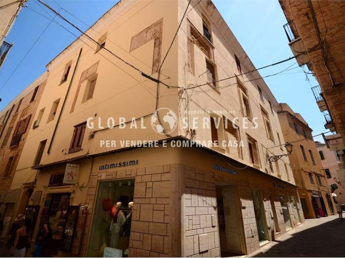 Appartamento quadrilocale in vendita in Via Carlo Alberto, Centro Storico, Alghero