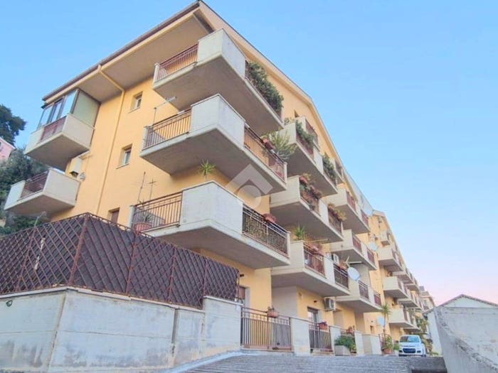 Appartamento con 6 locali in vendita in Via Circonvallazione, Centro, Monreale