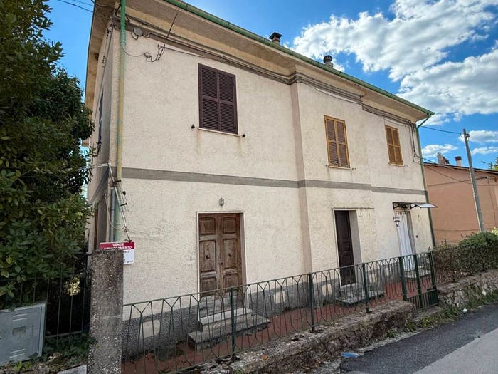 Appartamento trilocale in vendita in Via Tenente Luigi Amicucci, Borgo San Pietro, Petrella Salto