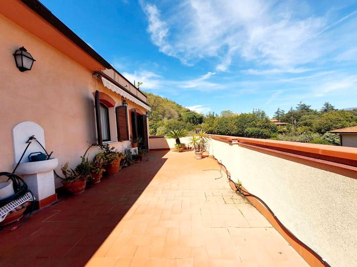 Casa quadrilocale in vendita in Via Visola, Centro, Ameglia