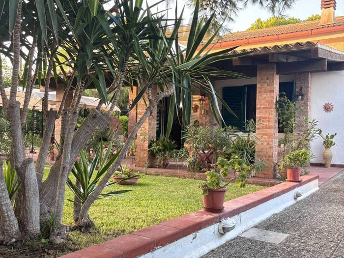 Casa con 6 locali in vendita in Ognina, Siracusa