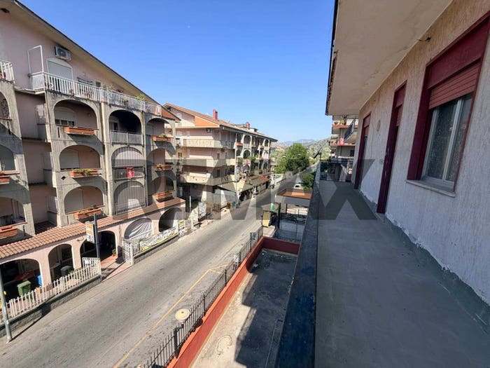 Appartamento con 5 locali in vendita in VIA OLIVETO, Gaggi