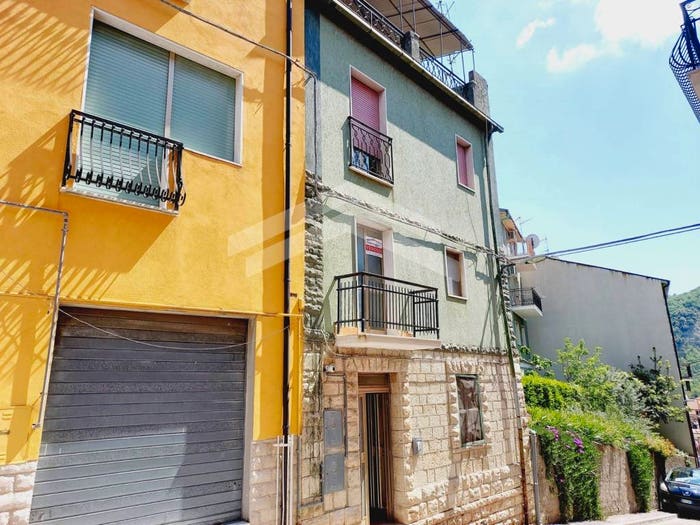Casa con 6 locali in vendita in Gabriele Pepe, Guardialfiera
