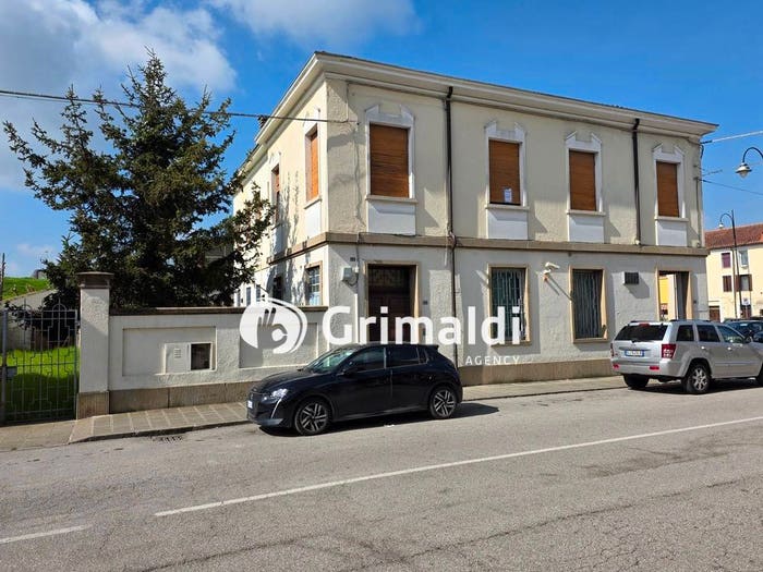 Appartamento con 6 locali in vendita in Via Roma, Centro, Occhiobello