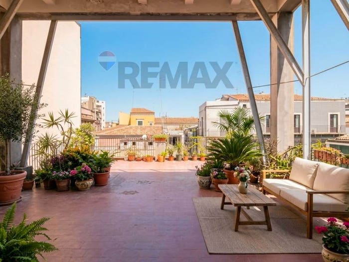 Appartamento con 5 locali in vendita in Corso Sicilia Fiera, Catania
