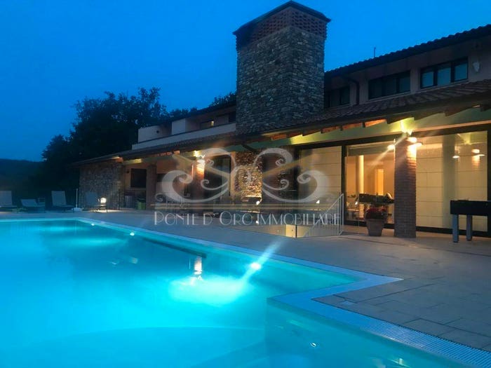 Casa con 6 locali in vendita in Piazza Al Serchio San Michele, Piazza al Serchio